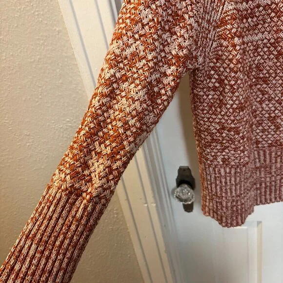 Universal Thread Burnt Orange and White Knit Women's Sweater-Size Medium - Picture 5 of 5